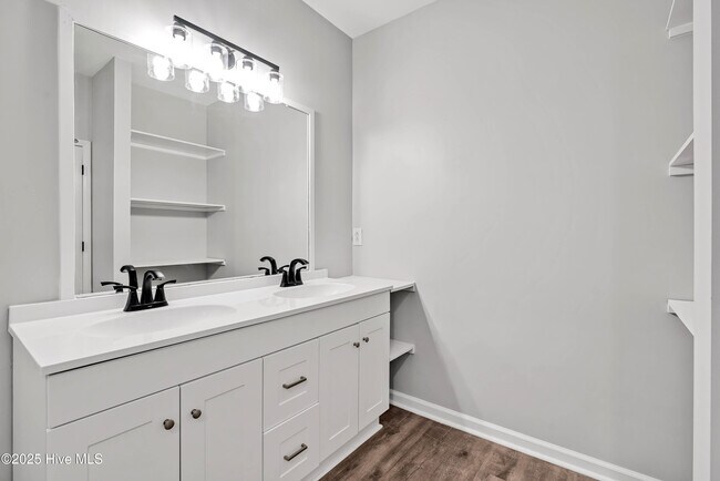 Building Photo - 4519 Sagedale Dr
