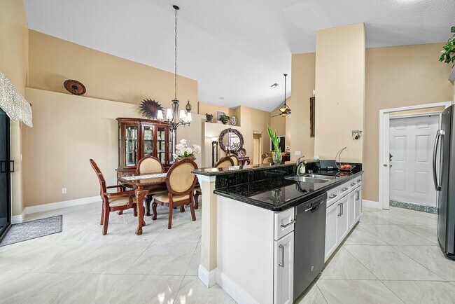 Building Photo - 13676 Cortez Dr