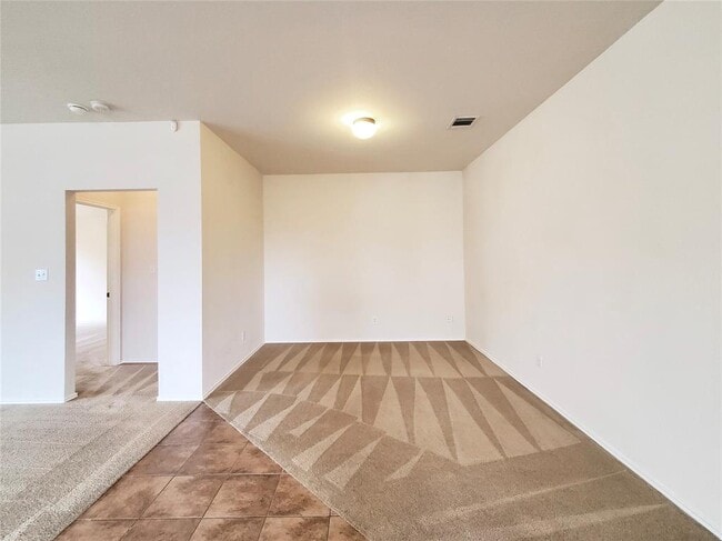Building Photo - 15109 Fernhill Dr