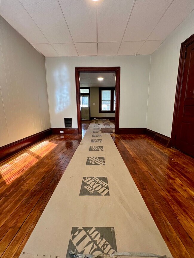 Building Photo - Stunning 3-Bedroom Townhome in Norristown! Available NOW!