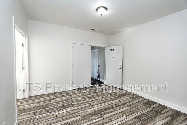 Building Photo - 1119-200 24th St