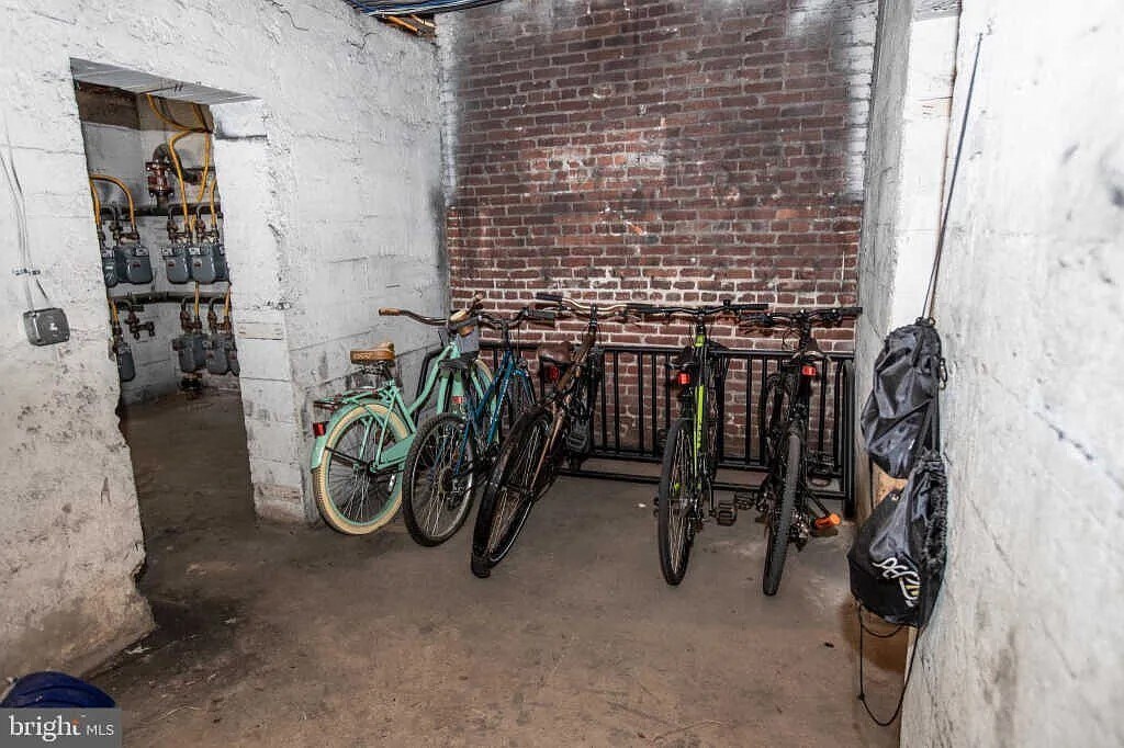 Building Photo - 2 17th St SE