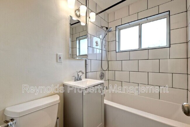 Building Photo - 3341 Chamoune Ave