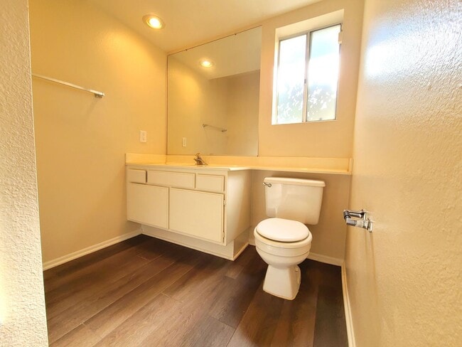 Building Photo - Two-Story, 2-Bedroom Mountain Vista Townho...