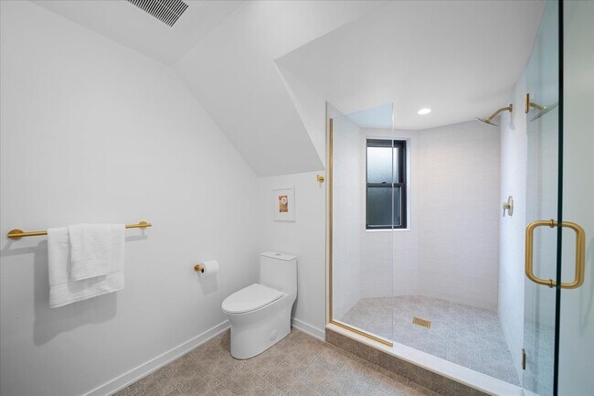 Building Photo - 4072 Bunker Ln