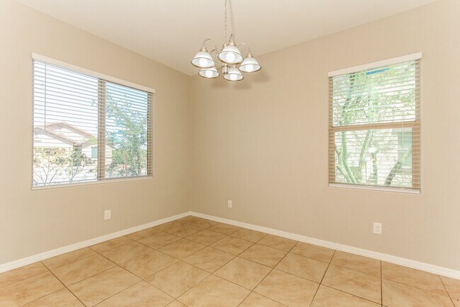 Building Photo - 7024 S 78th Dr