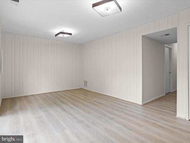 Building Photo - 2791 Grovemore Ln