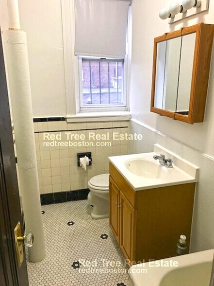 Building Photo - 1800 Commonwealth Ave