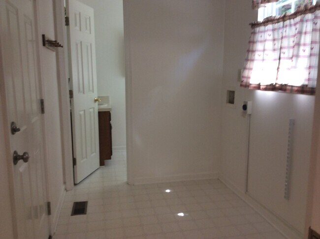 Building Photo - Vass Meadows