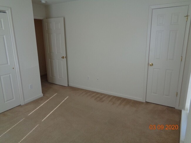 Building Photo - 2 Bedroom Condo in Williamsburg for Rent