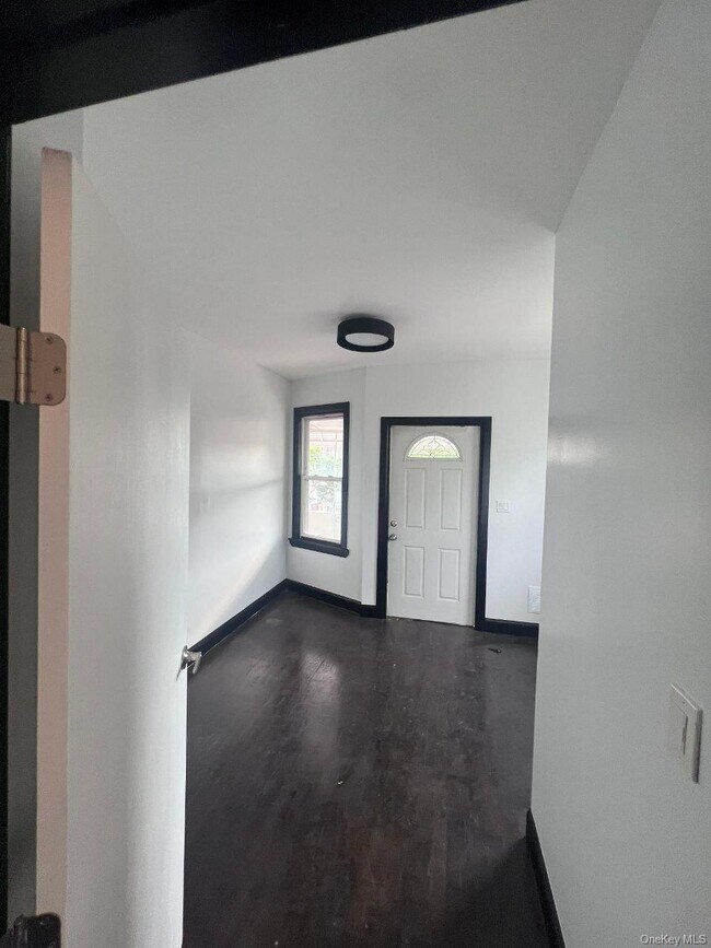 Building Photo - 3940 Hill Ave
