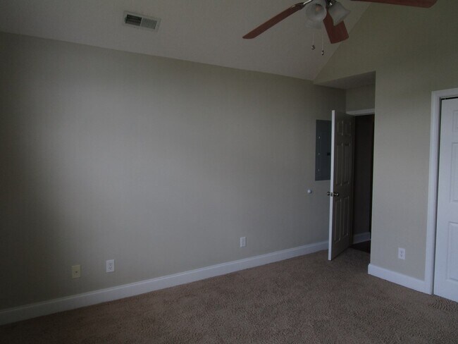 Building Photo - 6620 J J Roberts Dr