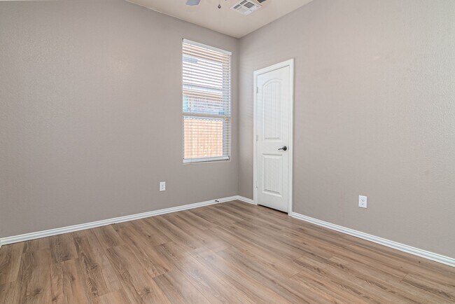 Building Photo - 6408 Hall of Fame Blvd
