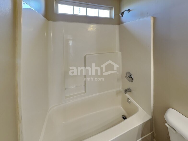 Building Photo - 2922 Wills Ct