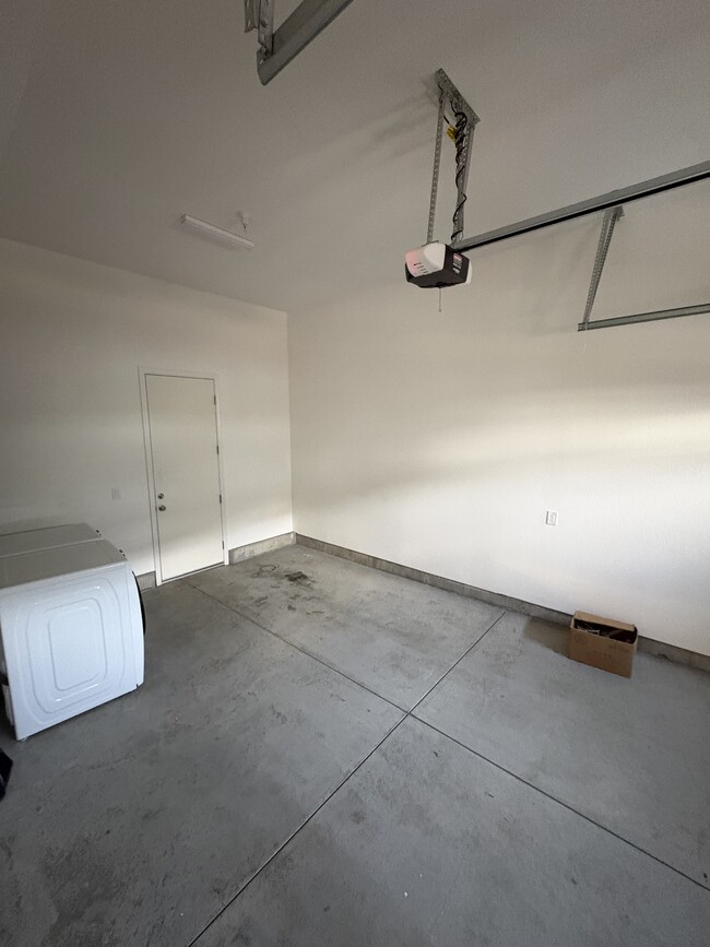 Building Photo - 488 Palmilla Pl