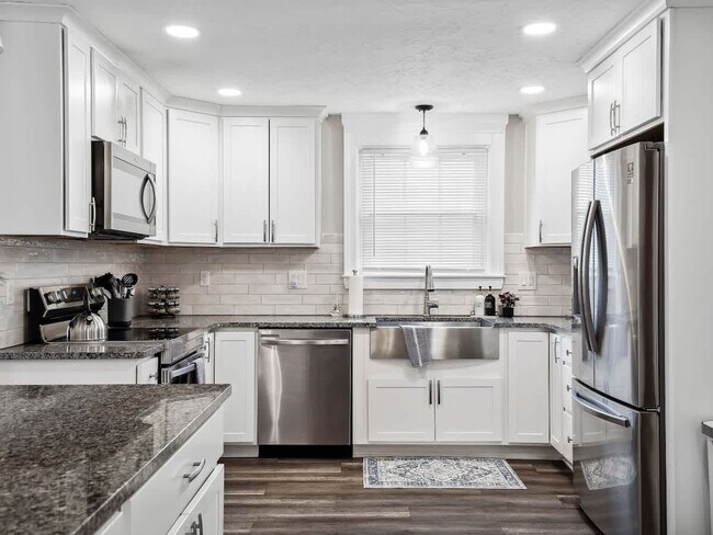 Building Photo - 1610 Cooper Foster Park Rd