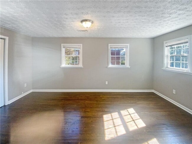 Building Photo - 3168 Canary Ct