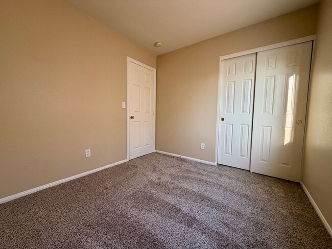 Building Photo - 4 bedroom near Nellis AFB