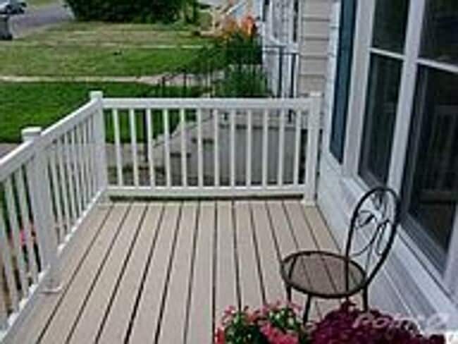 Building Photo - AVAILABLE JUNE - 3 Bed, 1 Bath Updated Home!