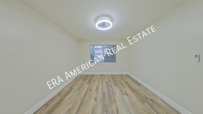 Building Photo - 613 Colonial Dr