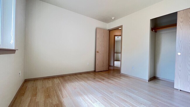 Building Photo - New Inside 3 Bedroom, 2 Full Bath on Corne...
