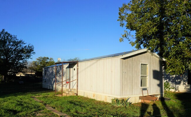 Building Photo - 410 S Elm St