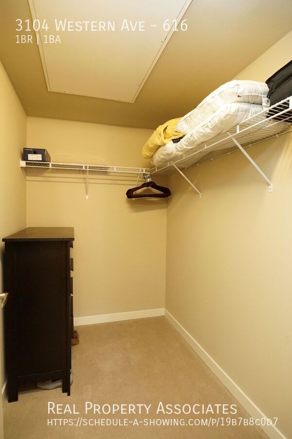 Building Photo - 3104 Western Ave