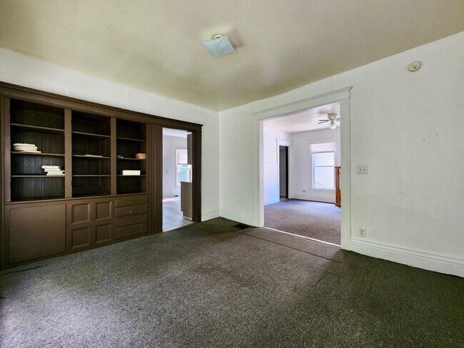 Building Photo - 5 Bedroom 2 Full Bath Houses | Front Porch...