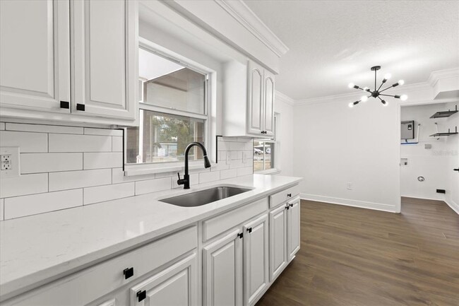 Building Photo - 1514 Lady Ave