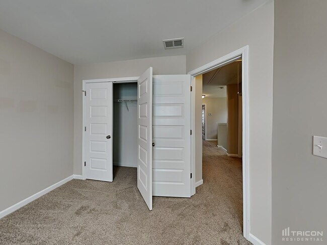 Building Photo - 469 Eastfair Dr