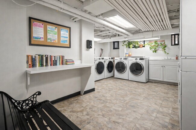 Building Photo - 1101 L St NW