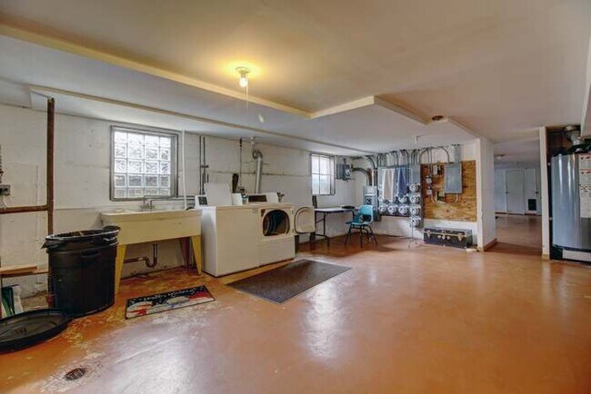 Basement Laundry/Storage - 6820 W Raven St