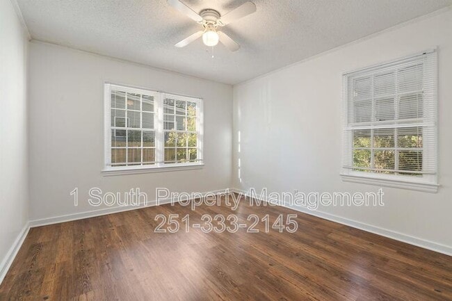 Building Photo - 212 Pinehill Dr