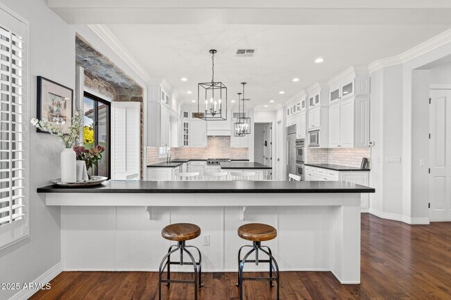 Building Photo - 3452 E Ivyglen Cir