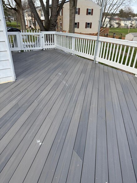 Building Photo - 1467 Charlestown Dr