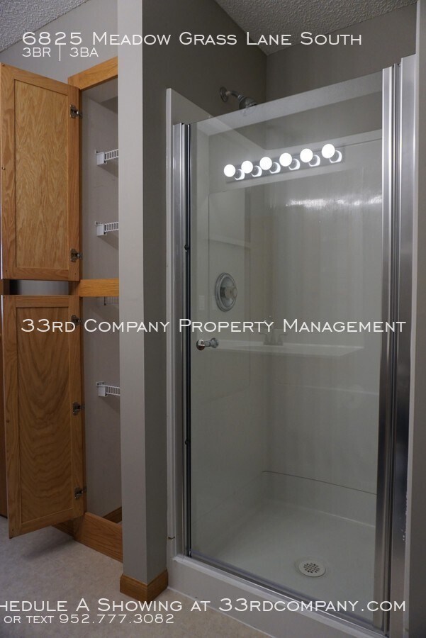 Building Photo - Exceptional 3-Bedroom Townhome in Cottage ...