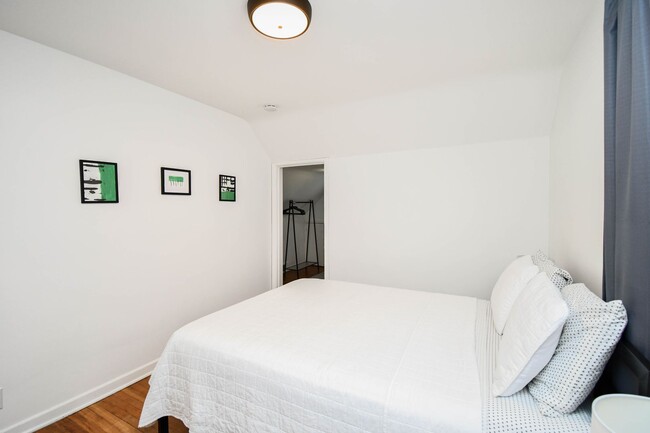 Building Photo - Cozy & Fully Furnished 1-Bedroom Near Sanf...