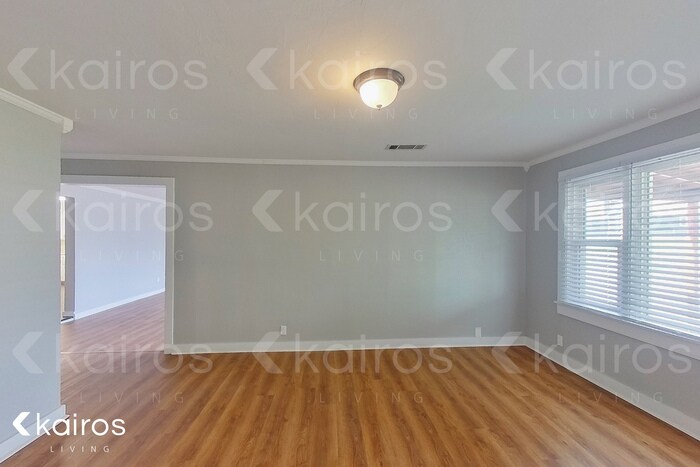 Building Photo - 4417 Brown Ave.