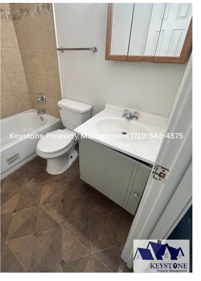 Building Photo - Charming Duplex in Pueblo West – Comfortable & Convenient Living $1300/$1300