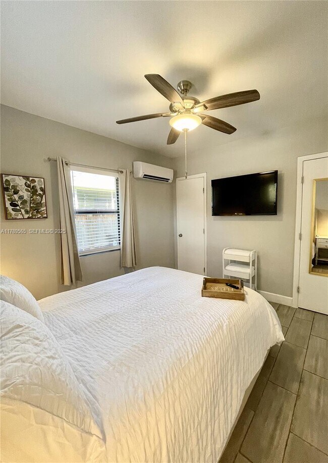 Building Photo - 820 S Federal Hwy