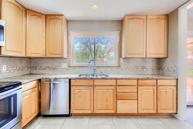 Building Photo - 3084 W Chenango Ave