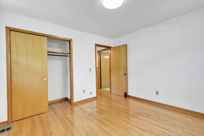 Building Photo - 509 Mathes Ct