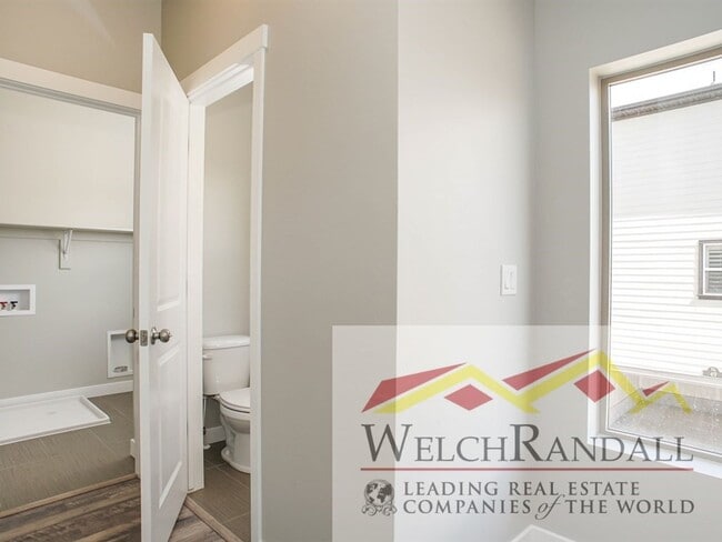 Building Photo - 3 bed 2.5 Bath Single-Family Home in Farmi...