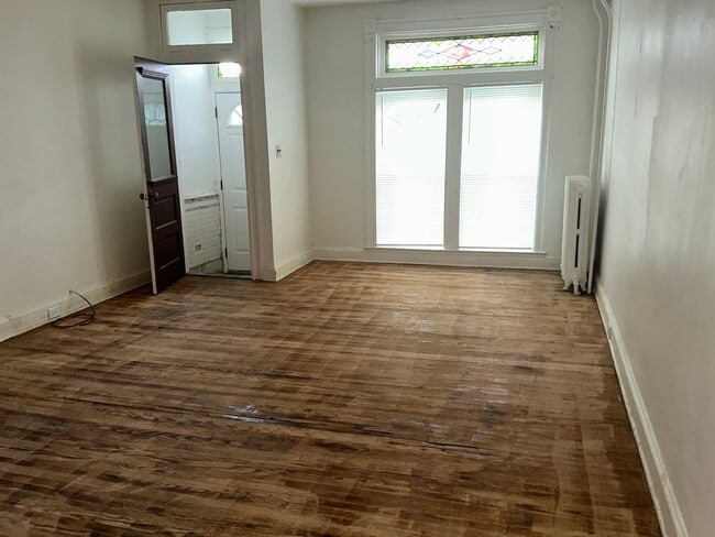 Building Photo - Spacious Home Available for Rent! W/D! Available Now!