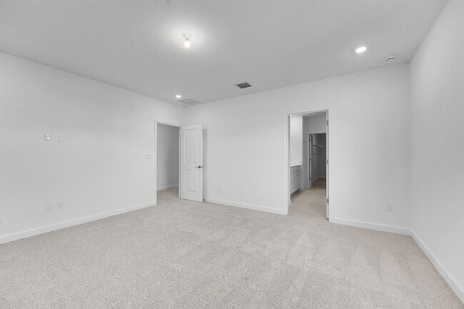 Building Photo - 3492 Cedar Grv Dr