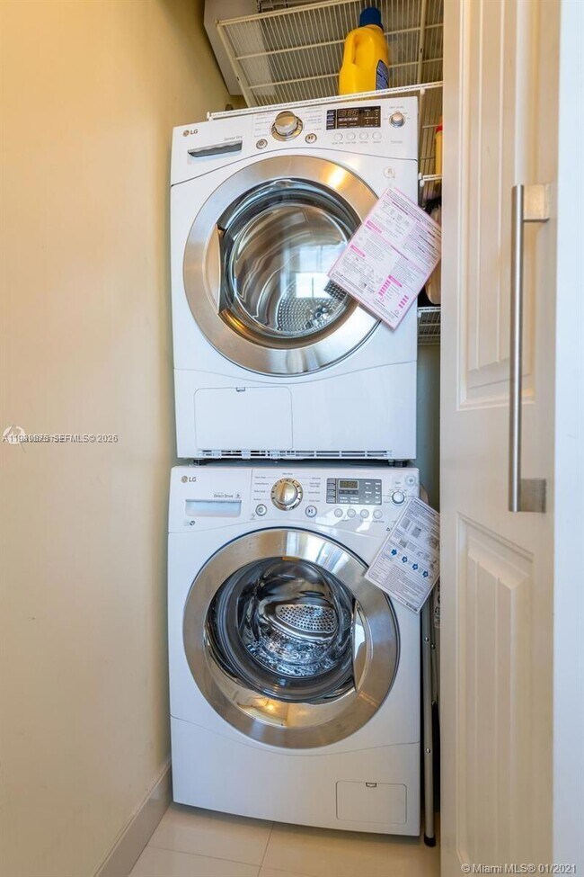 Building Photo - 1688 West Ave