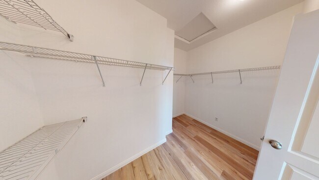 Building Photo - Available Now: Cozy 4 Bedroom 2.5 Bath Home in Rancho Cucamonga.