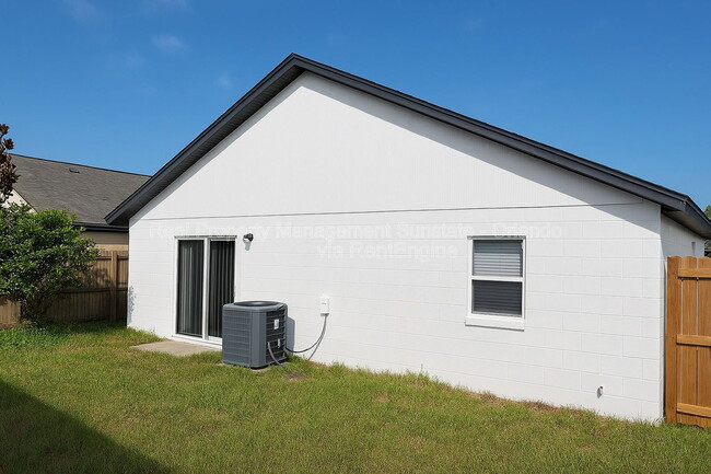 Building Photo - 9719 Red Clover Ave