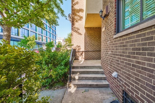 Building Photo - 1339 Riggs St NW