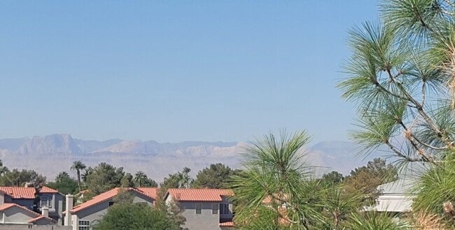 Building Photo - GREEN VALLEY CONDO IN  RENOVATED CONDITION